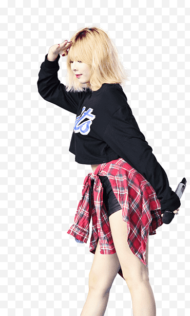 HyunA 4Minute, nữ tính trong chiếc áo crop-top đen và quần short ngắn png